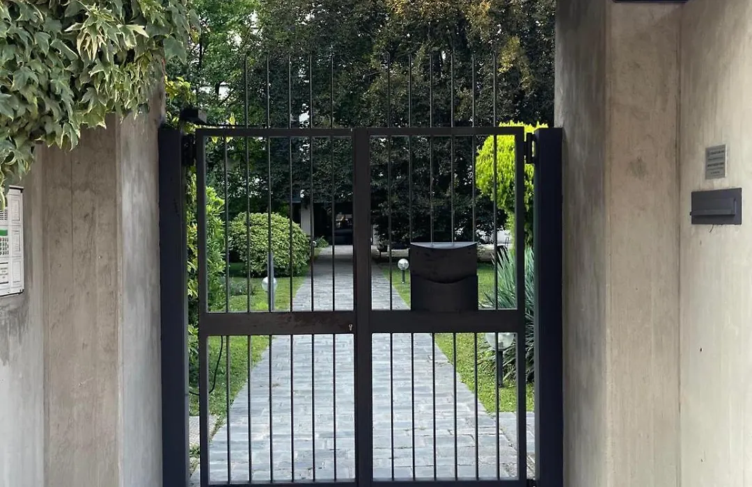 3 Bedrooms With Terrace Close To The Center-1